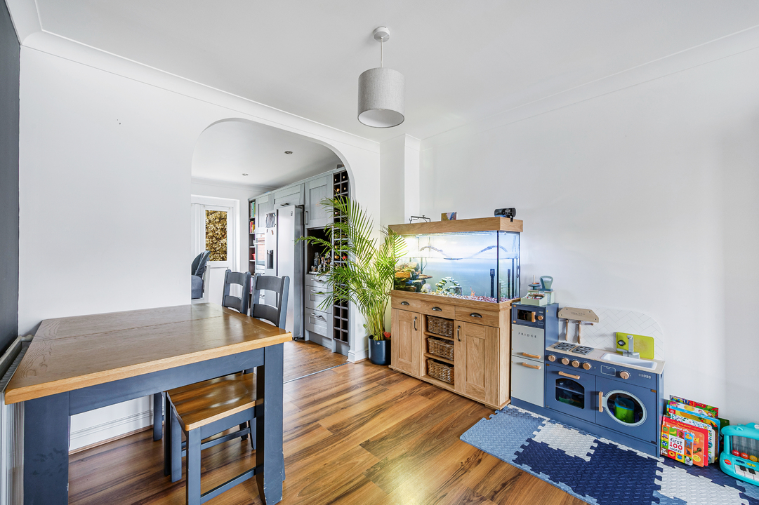 3 bed terraced house for sale in Old Twelve Close, Hanwell, London, W7  - Property Image 8