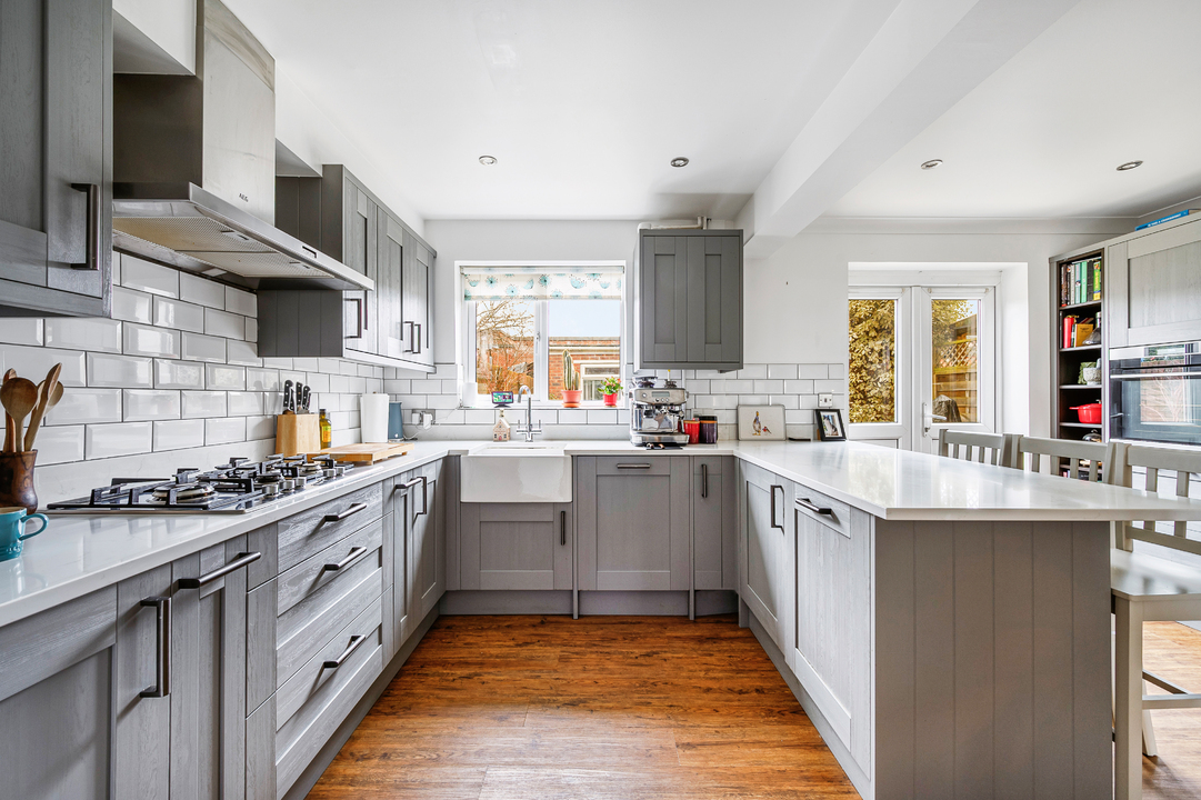 3 bed terraced house for sale in Old Twelve Close, Hanwell, London, W7  - Property Image 2