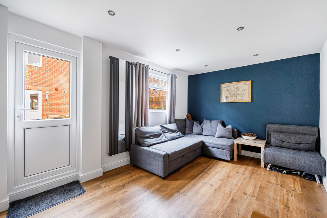 3 bed terraced house for sale in Old Twelve Close, Hanwell, London, W7  - Property Image 9