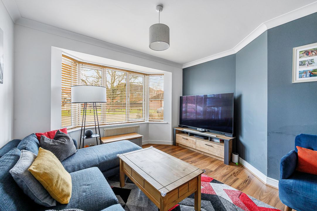 3 bed terraced house for sale in Old Twelve Close, Hanwell, London, W7  - Property Image 4