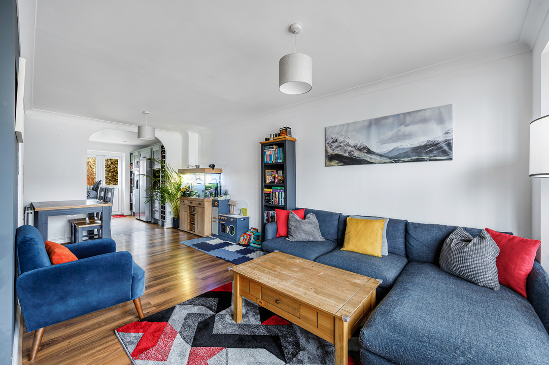 3 bed terraced house for sale in Old Twelve Close, Hanwell, London, W7 - Property Image 1