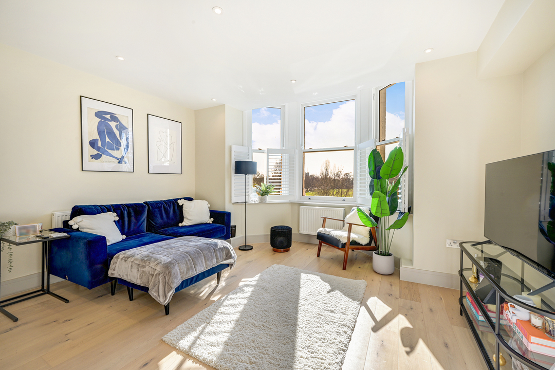 1 bed apartment for sale in Gunnersbury Avenue, Ealing, London, W5  - Property Image 3