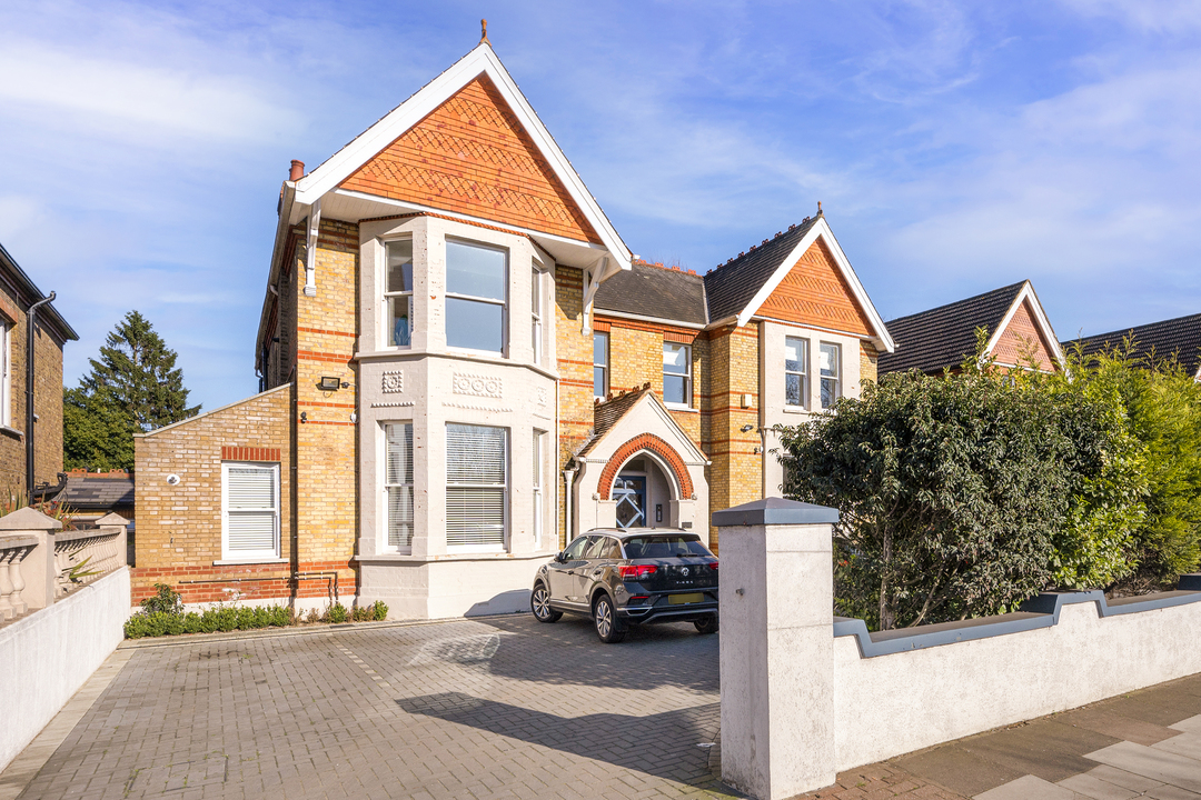 1 bed apartment for sale in Gunnersbury Avenue, Ealing, London, W5  - Property Image 4