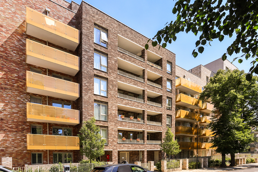 2 bed apartment to rent in Wilde House, Avenue Road, Acton, London, W3