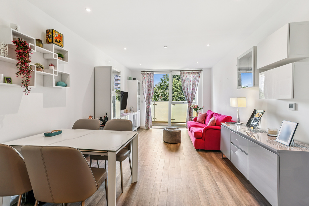 2 bed apartment to rent in Wilde House, Avenue Road, Acton, London, W3  - Property Image 3