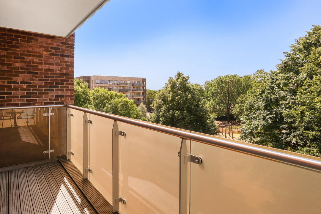 2 bed apartment to rent in Wilde House, Avenue Road, Acton, London, W3  - Property Image 5