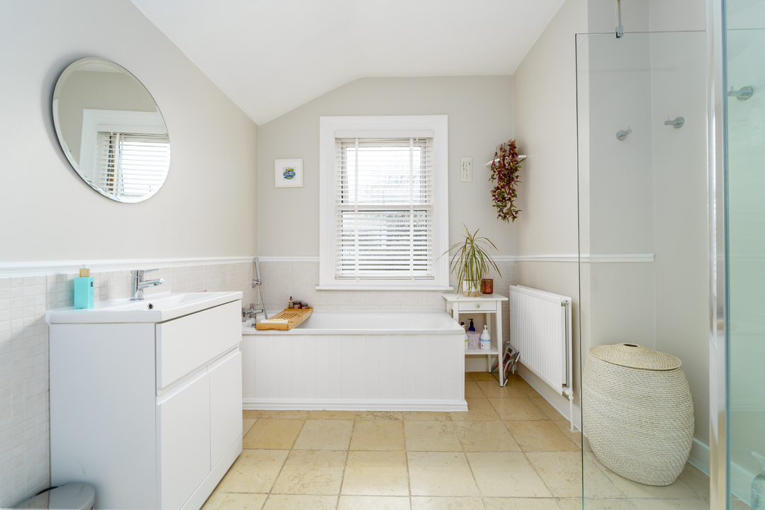 2 bed terraced house for sale in Darwin Road, Ealing, London, W5  - Property Image 14