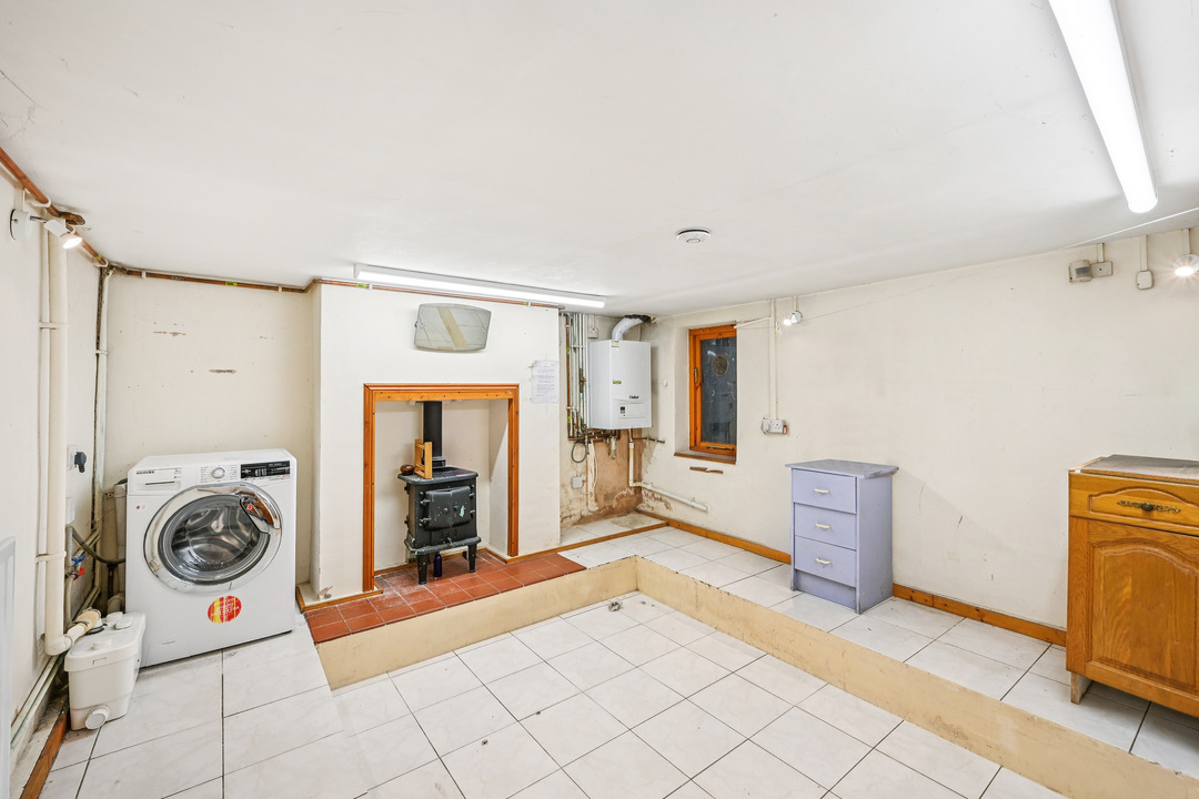 3 bed terraced house for sale in Rosebank Road, Hanwell, London, W7  - Property Image 14