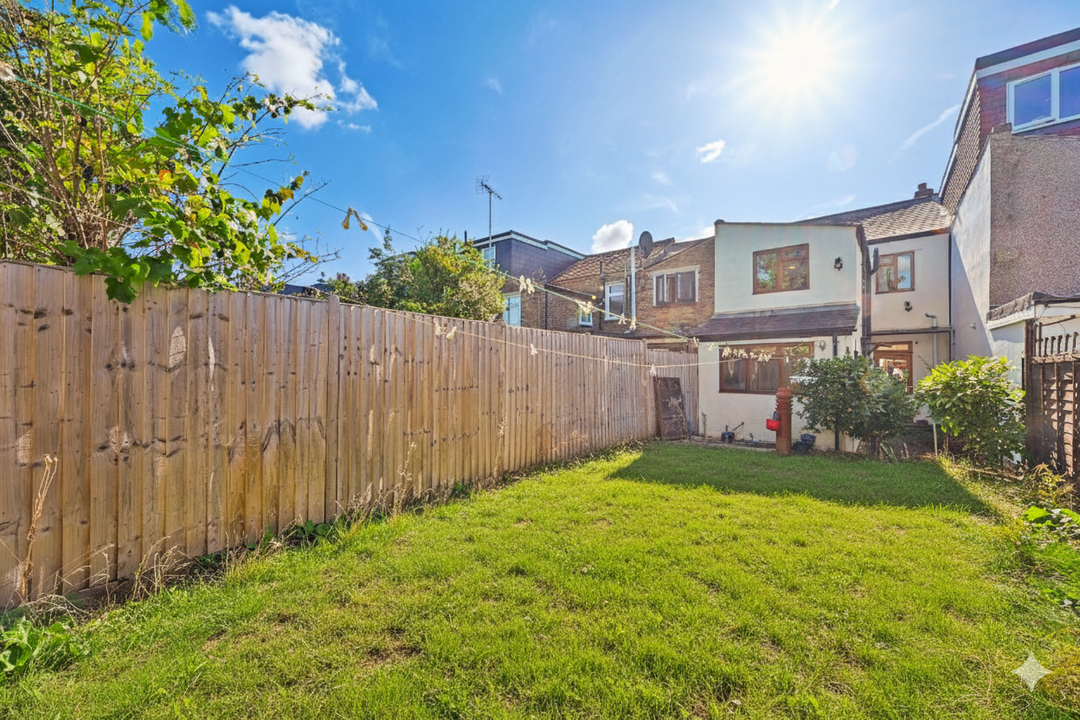 3 bed terraced house for sale in Rosebank Road, Hanwell, London, W7  - Property Image 8