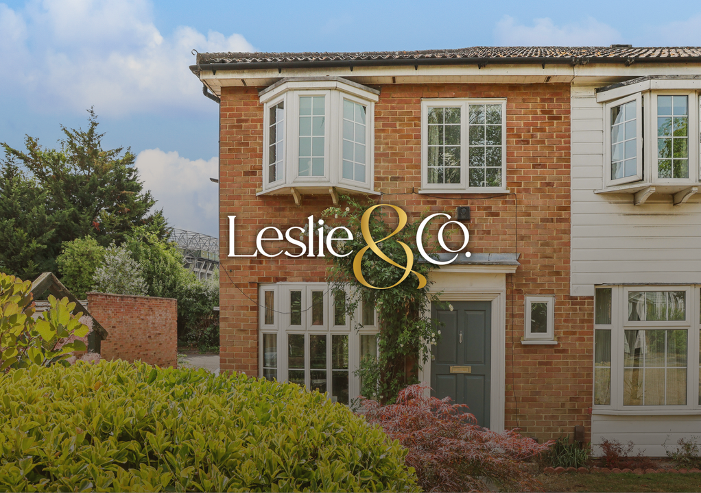 3 bed house for sale in Yeomans Mews, Isleworth, TW7  - Property Image 1