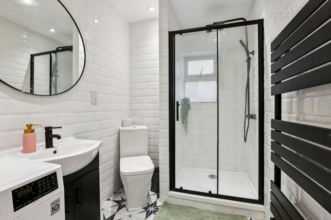 2 bed apartment for sale in Lawn Gardens, Hanwell, W7  - Property Image 15