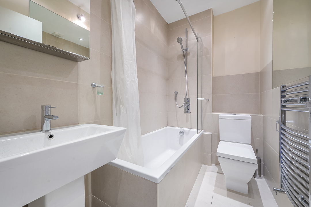 2 bed apartment for sale in Fielding Road, Brook Green, London, W14  - Property Image 8