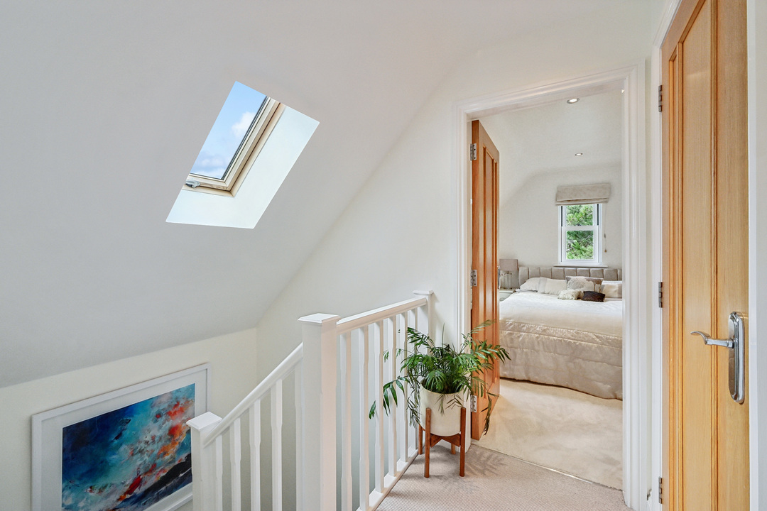 5 bed detached house for sale in Half Acre Road, Hanwell, London, W7  - Property Image 19