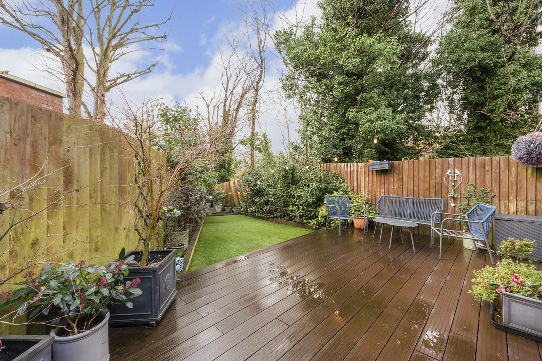 5 bed detached house for sale in Half Acre Road, Hanwell, London, W7  - Property Image 9
