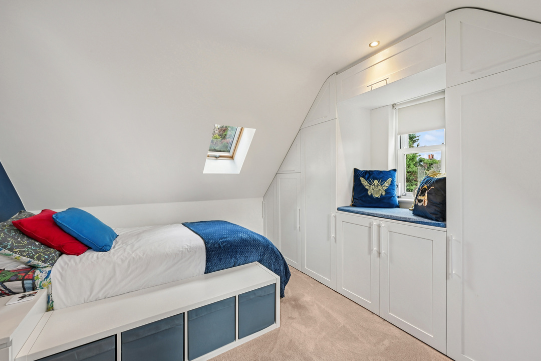 5 bed detached house for sale in Half Acre Road, Hanwell, London, W7  - Property Image 20