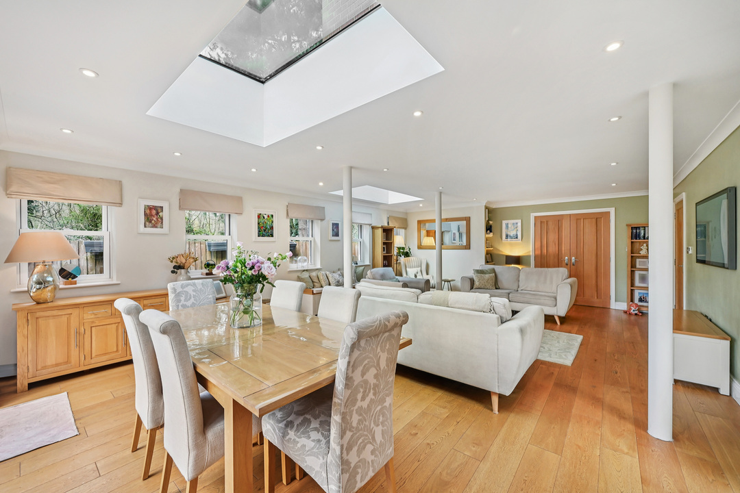 5 bed detached house for sale in Half Acre Road, Hanwell, London, W7  - Property Image 3