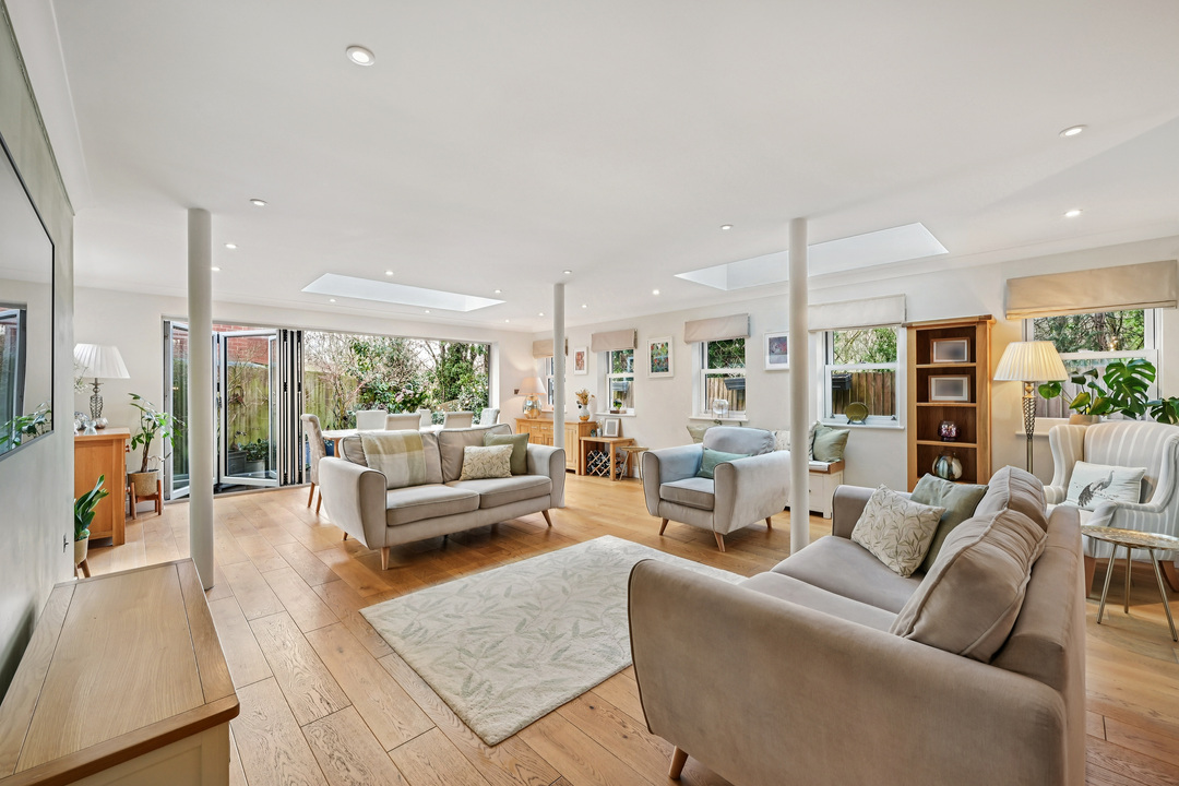 5 bed detached house for sale in Half Acre Road, Hanwell, London, W7