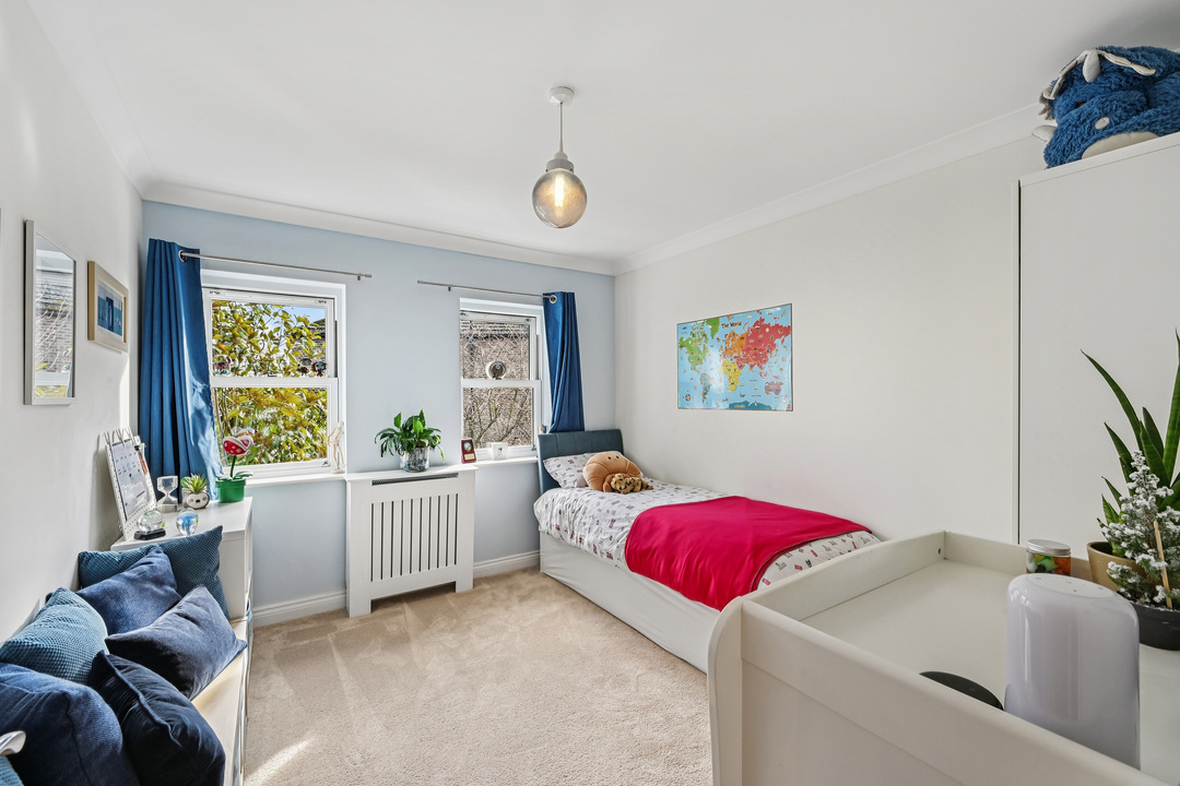 5 bed detached house for sale in Half Acre Road, Hanwell, London, W7  - Property Image 21