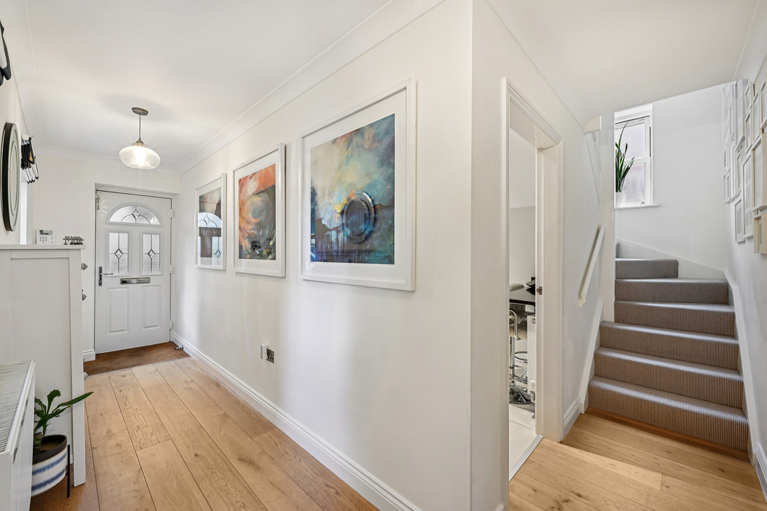 5 bed detached house for sale in Half Acre Road, Hanwell, London, W7  - Property Image 11