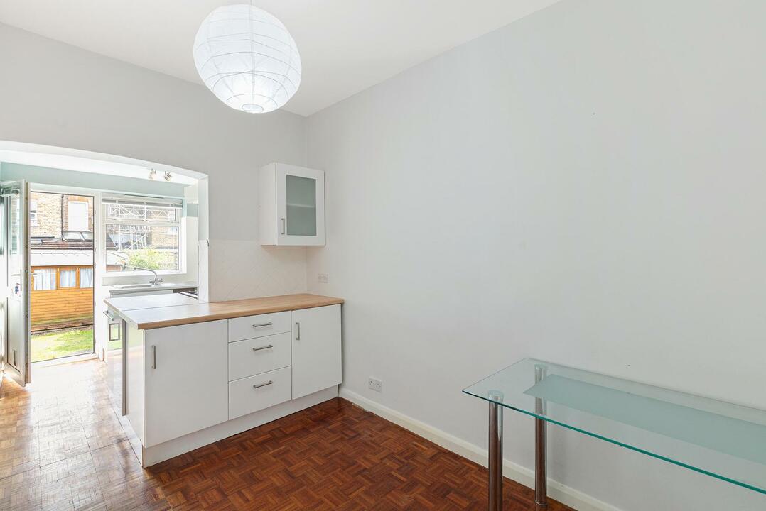 1 bed apartment for sale in Drayton Grove, Ealing, London, W13  - Property Image 15