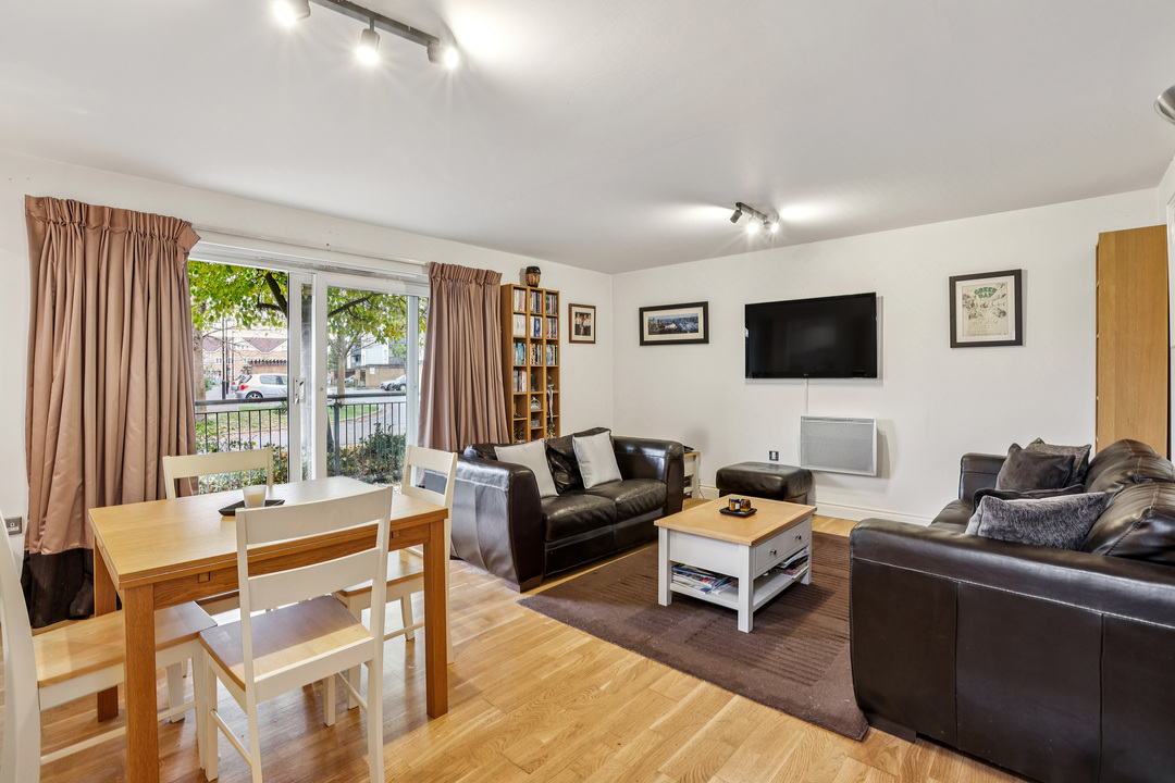2 bed apartment for sale in Primrose Place, Isleworth - Property Image 1