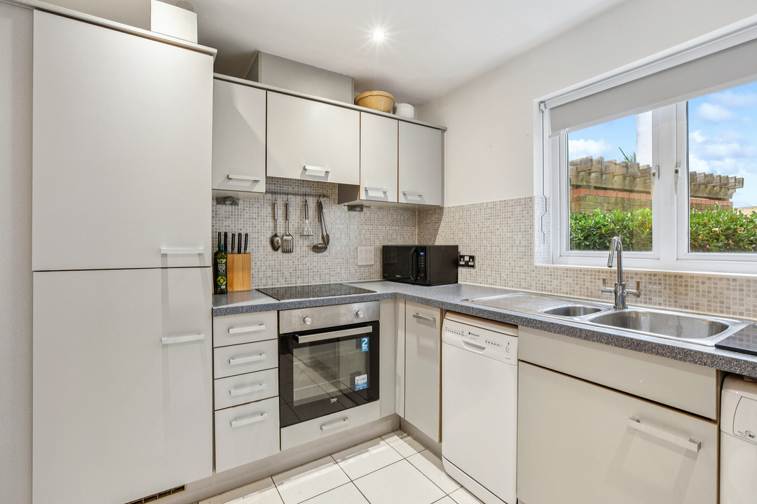 2 bed apartment for sale in Primrose Place, Isleworth