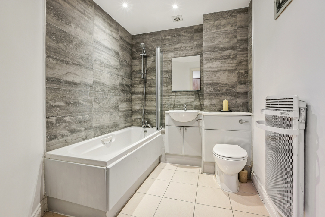 2 bed apartment for sale in Primrose Place, Isleworth  - Property Image 8