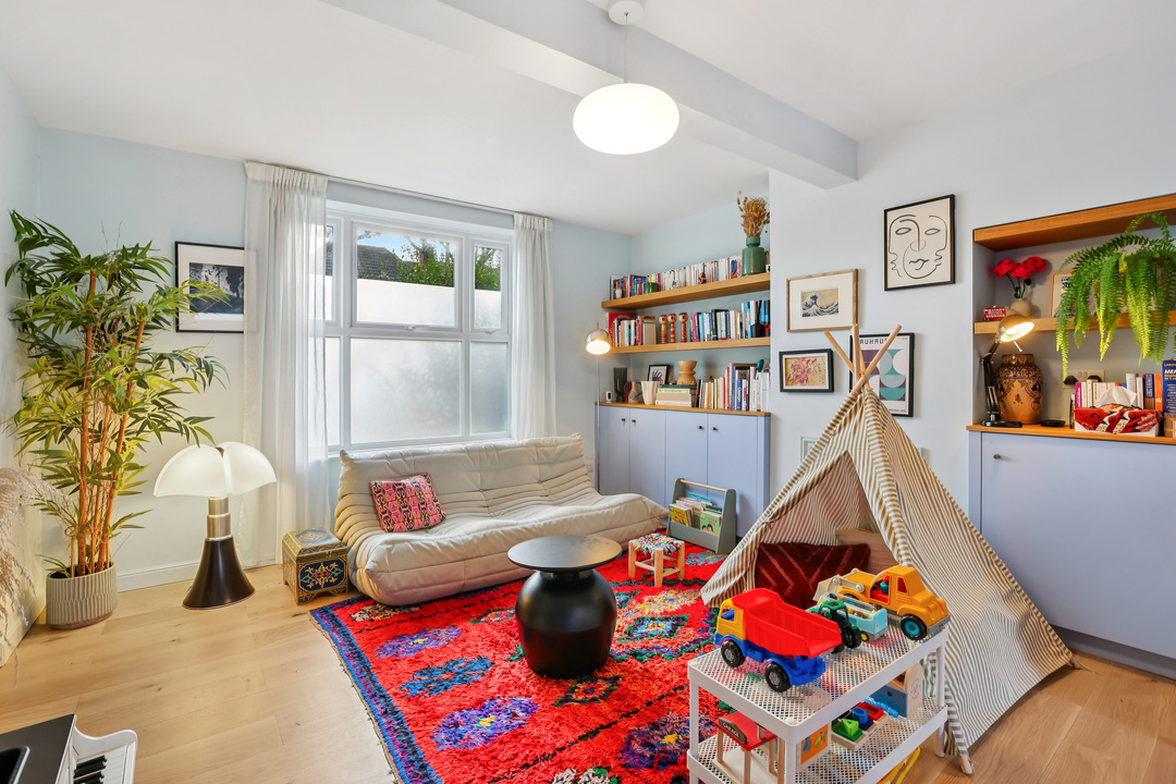 2 bed terraced house for sale in Hall Drive, Hanwell, London, W7  - Property Image 16