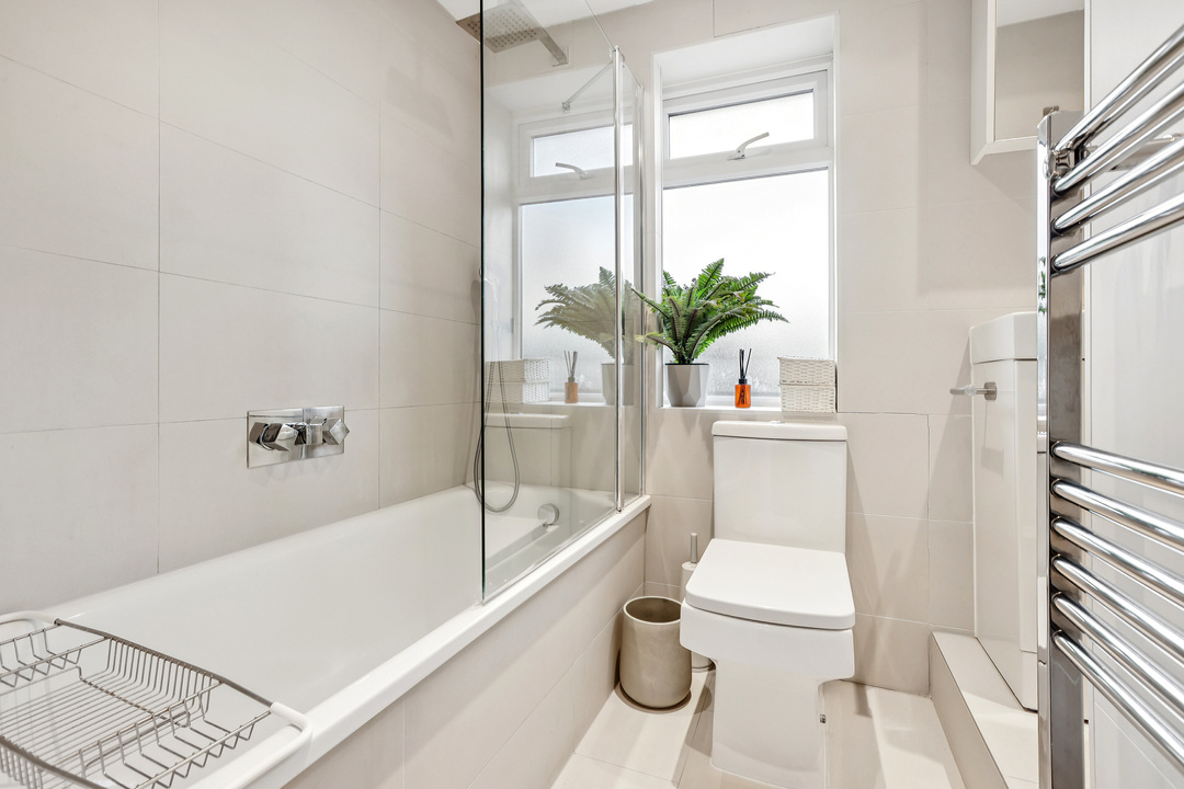 2 bed terraced house for sale in Hall Drive, Hanwell, London, W7  - Property Image 6