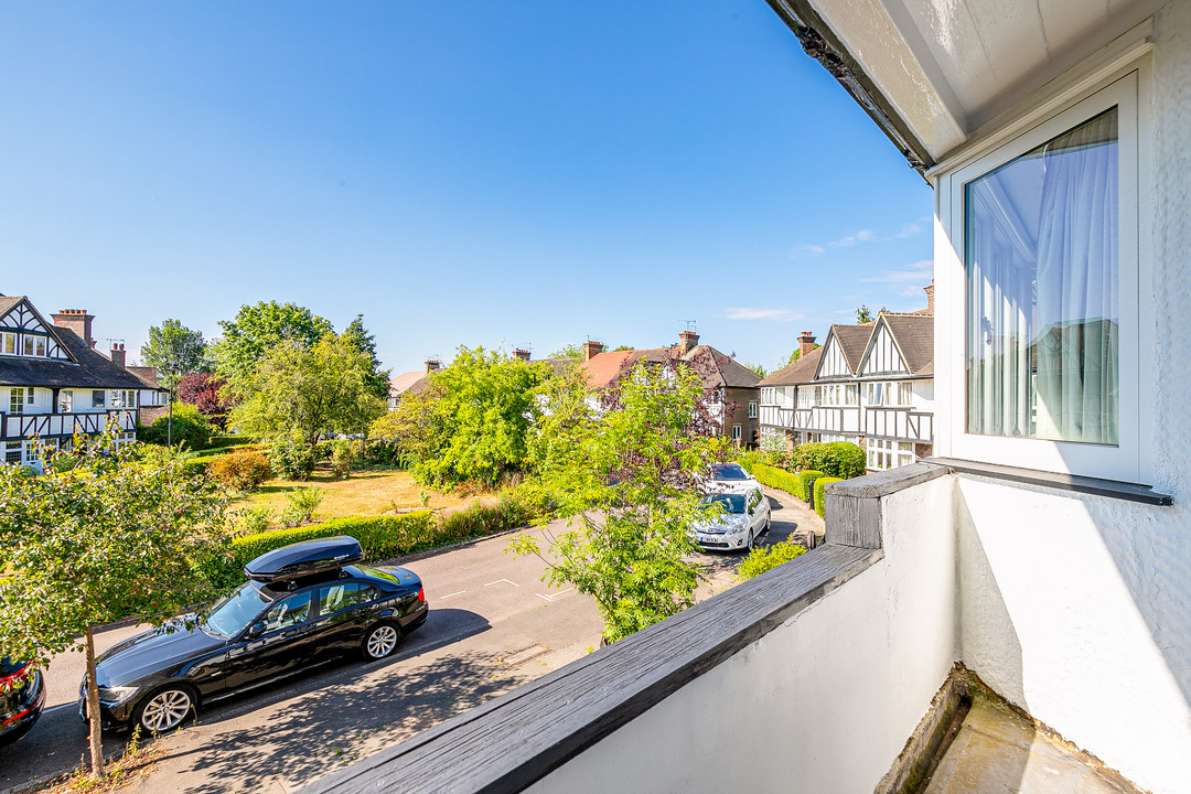 4 bed terraced house for sale in Princes Gardens, Acton, Ealing, London, W3  - Property Image 4