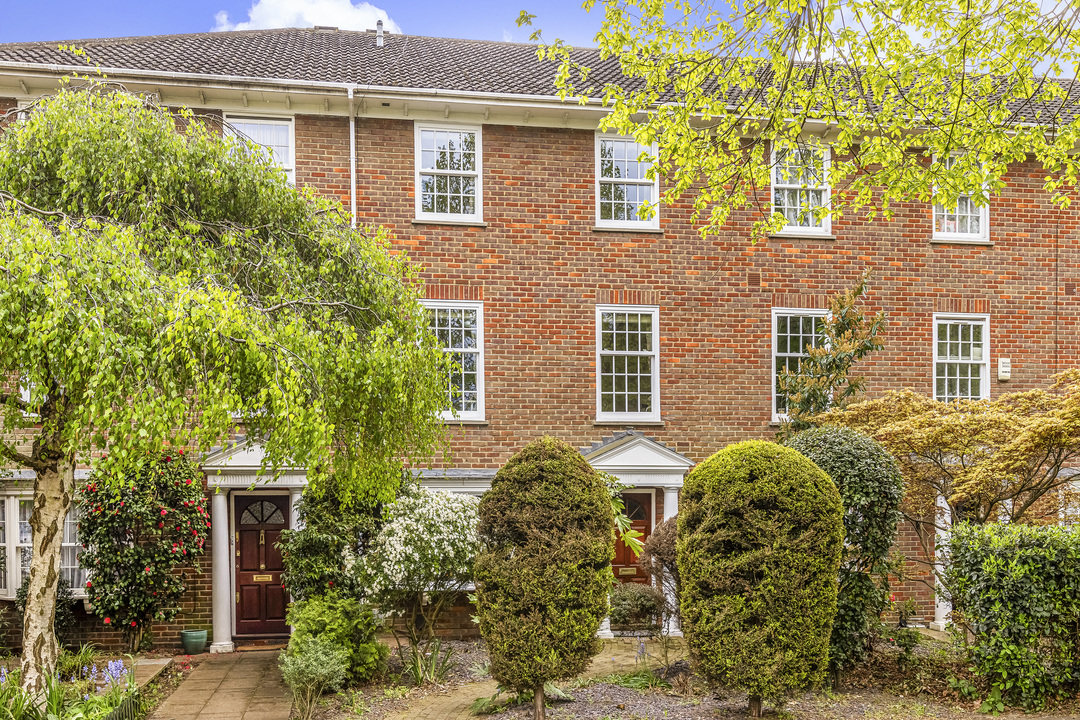 5 bed terraced house for sale in Woodville Gardens, Ealing, London, W5  - Property Image 1