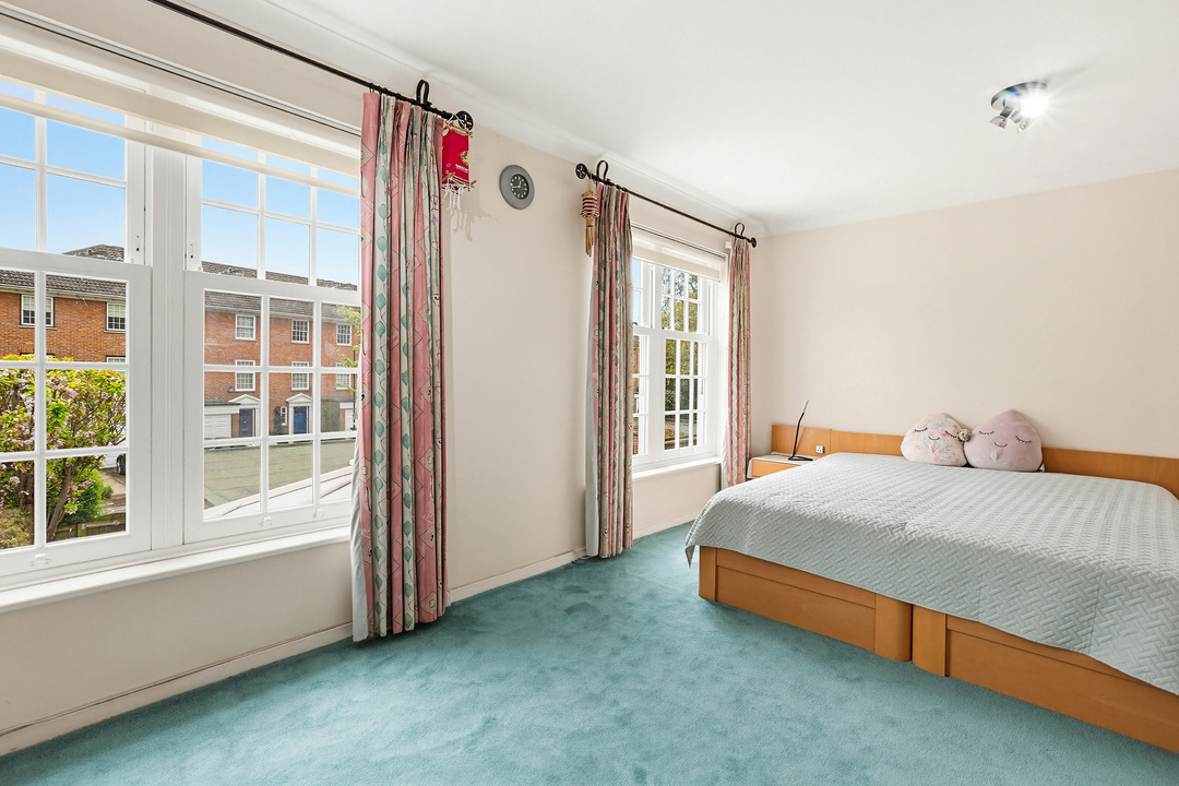 5 bed terraced house for sale in Woodville Gardens, Ealing, London, W5  - Property Image 16