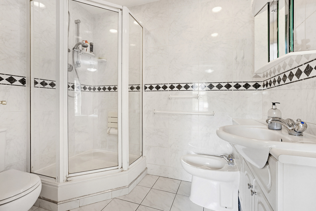 5 bed terraced house for sale in Woodville Gardens, Ealing, London, W5  - Property Image 18