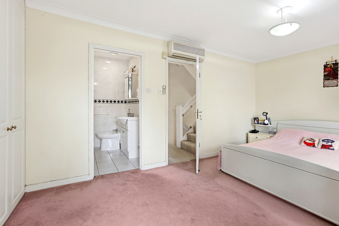 5 bed terraced house for sale in Woodville Gardens, Ealing, London, W5  - Property Image 19