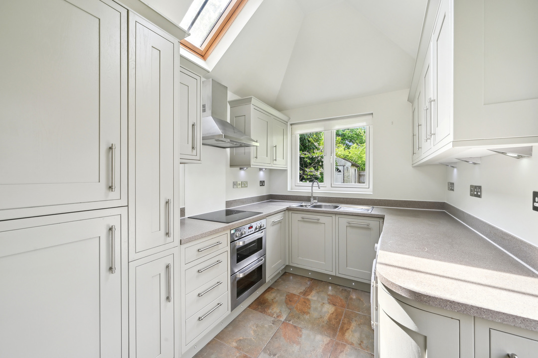 3 bed end of terrace house for sale in Princes Gardens, Acton, London, W3  - Property Image 3