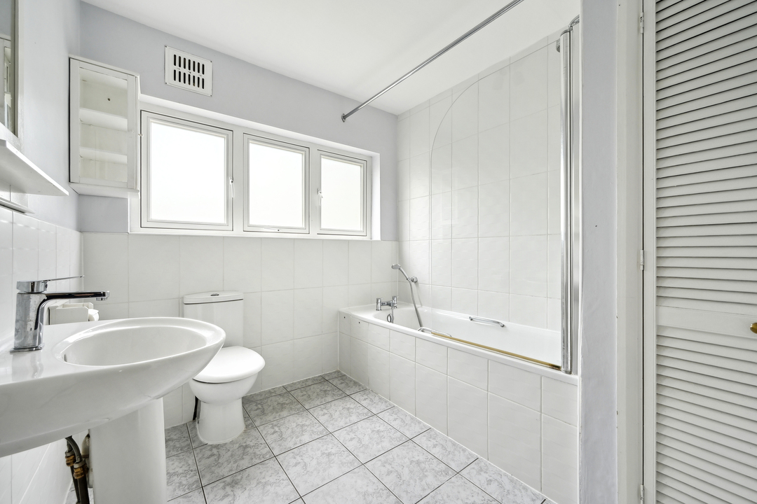 3 bed end of terrace house for sale in Princes Gardens, Acton, London, W3  - Property Image 9