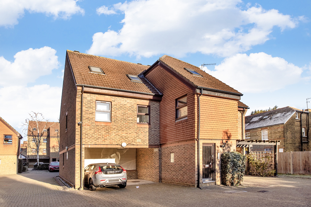 2 bed apartment for sale in Pursewardens Close, Ealing, London, W13  - Property Image 9