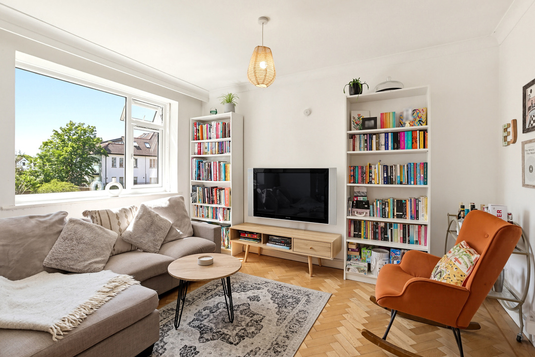 2 bed apartment for sale in Elm Avenue, Ealing, London, W5  - Property Image 1