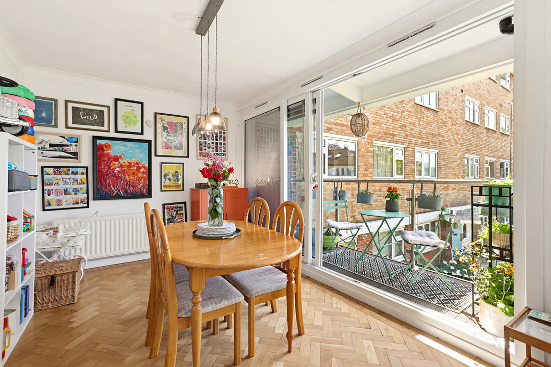 2 bed apartment for sale in Elm Avenue, Ealing, London, W5 - Property Image 1