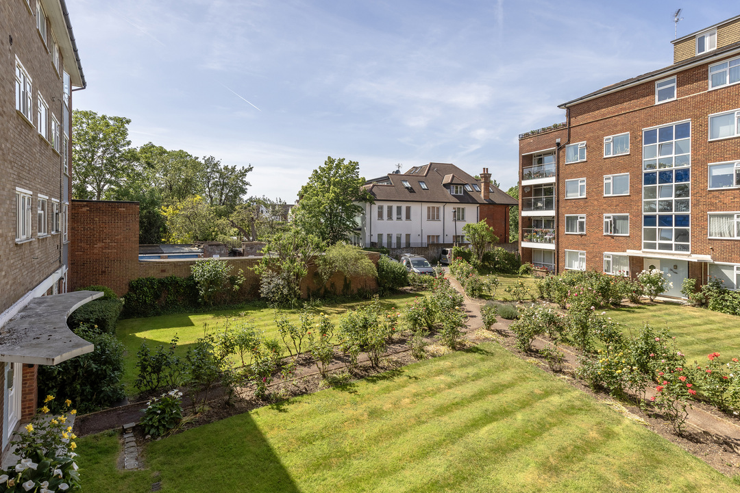 2 bed apartment for sale in Elm Avenue, Ealing, London, W5  - Property Image 11