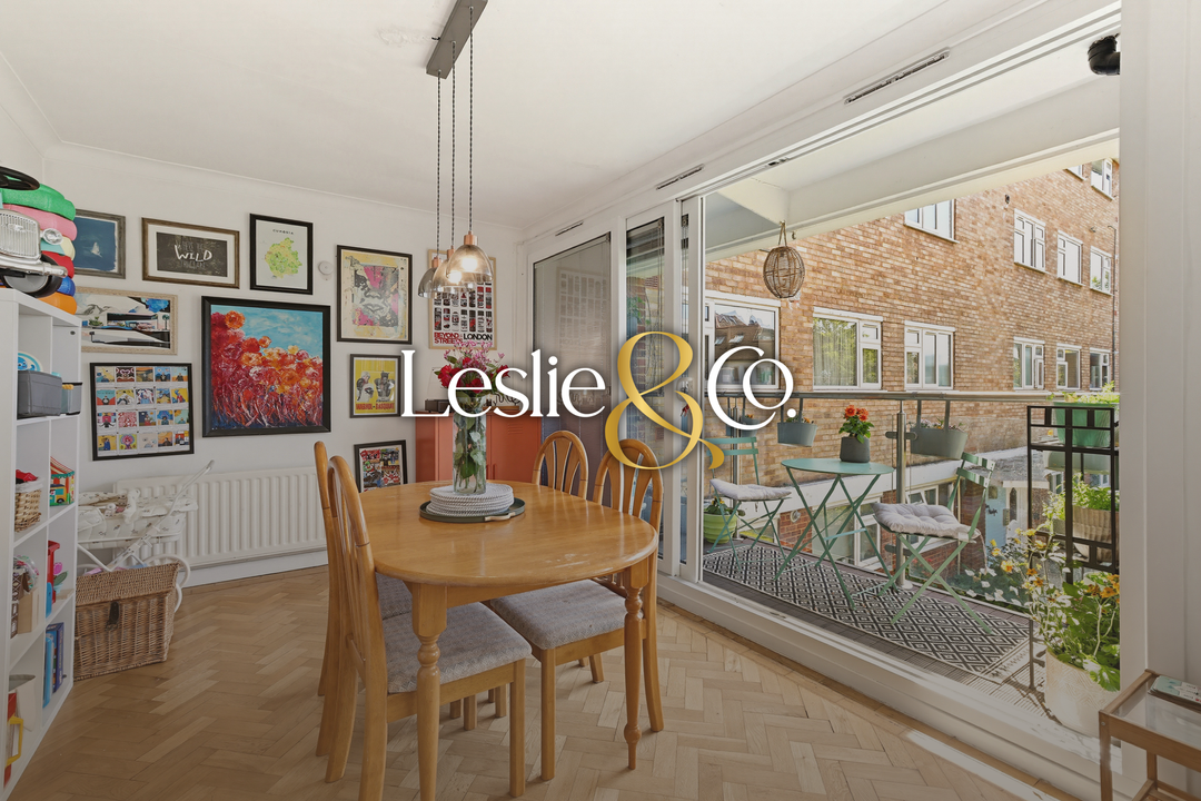 2 bed apartment for sale in Elm Avenue, Ealing, London, W5 - Property Image 1
