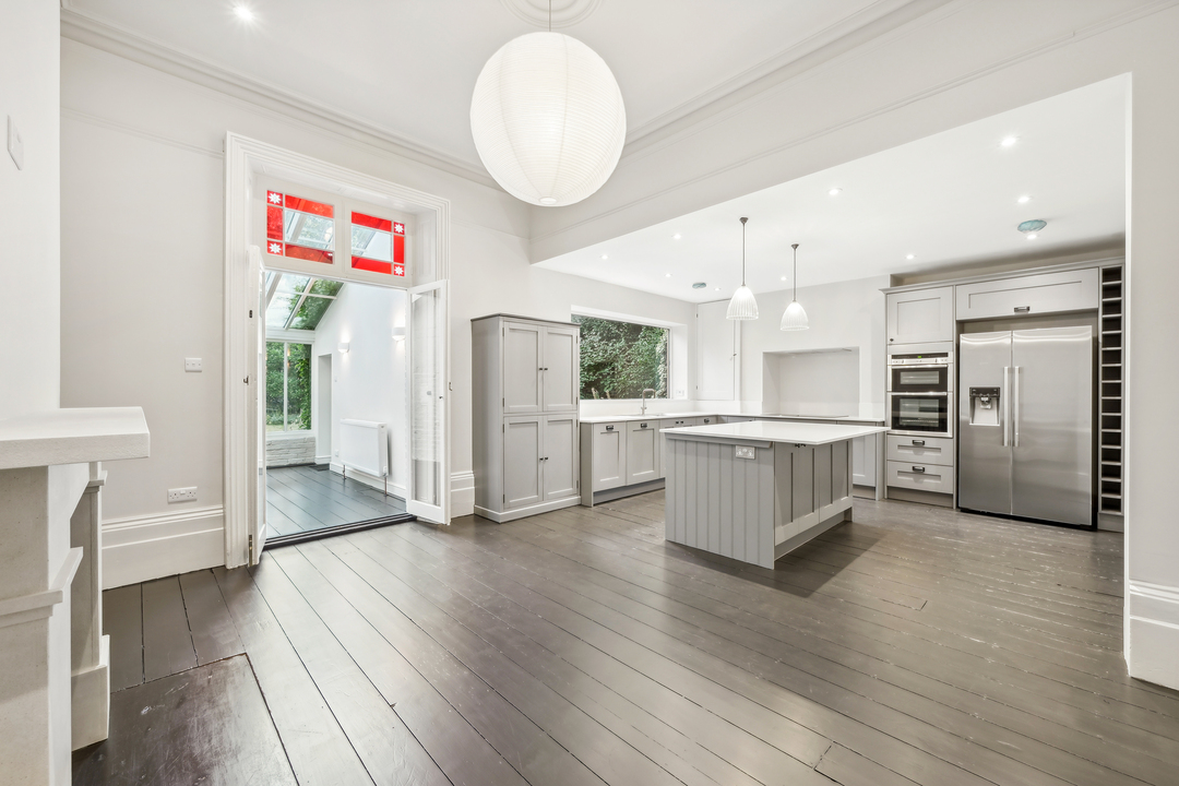 5 bed semi-detached house for sale in The Butts, Brentford, TW8  - Property Image 4