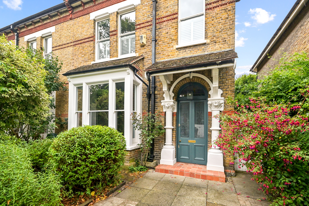 5 bed semi-detached house for sale in The Butts, Brentford, TW8  - Property Image 1
