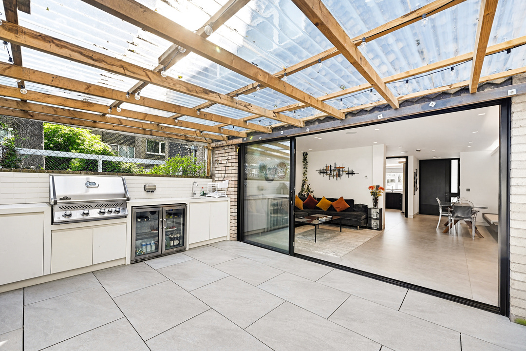 4 bed terraced house for sale in The Dene, Ealing, London, W13  - Property Image 12