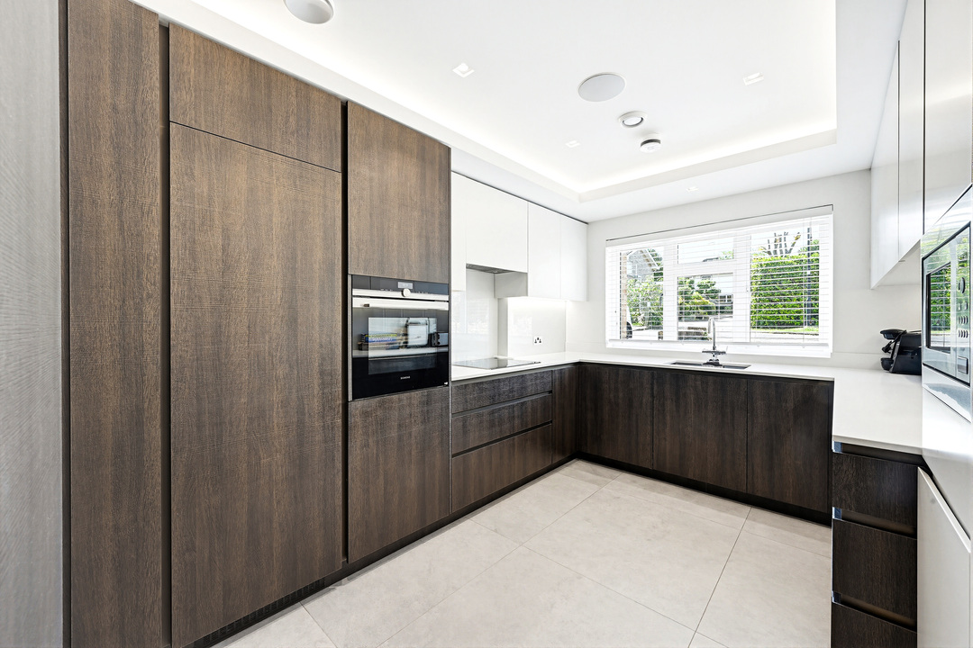 4 bed terraced house for sale in The Dene, Ealing, London, W13  - Property Image 9