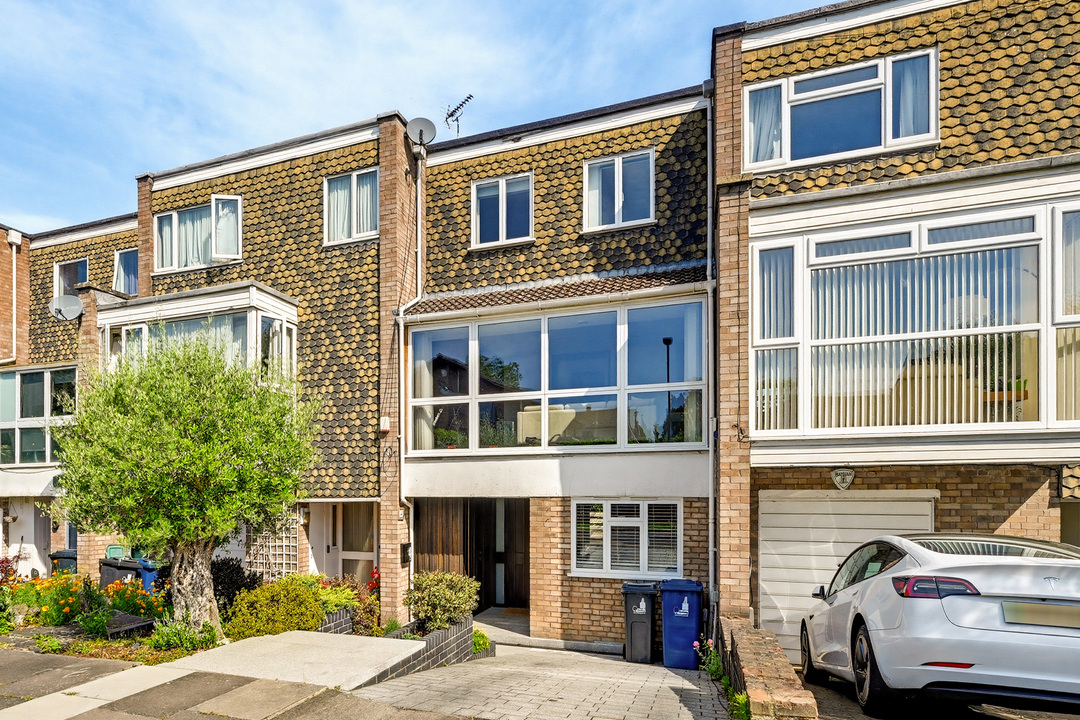 4 bed terraced house for sale in The Dene, Ealing, London, W13  - Property Image 26
