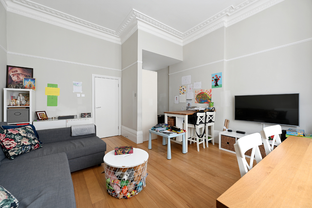 2 bed apartment to rent in North Common Road, Ealing, London, W5  - Property Image 8