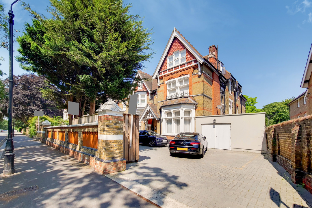 2 bed apartment to rent in North Common Road, Ealing, London, W5  - Property Image 10
