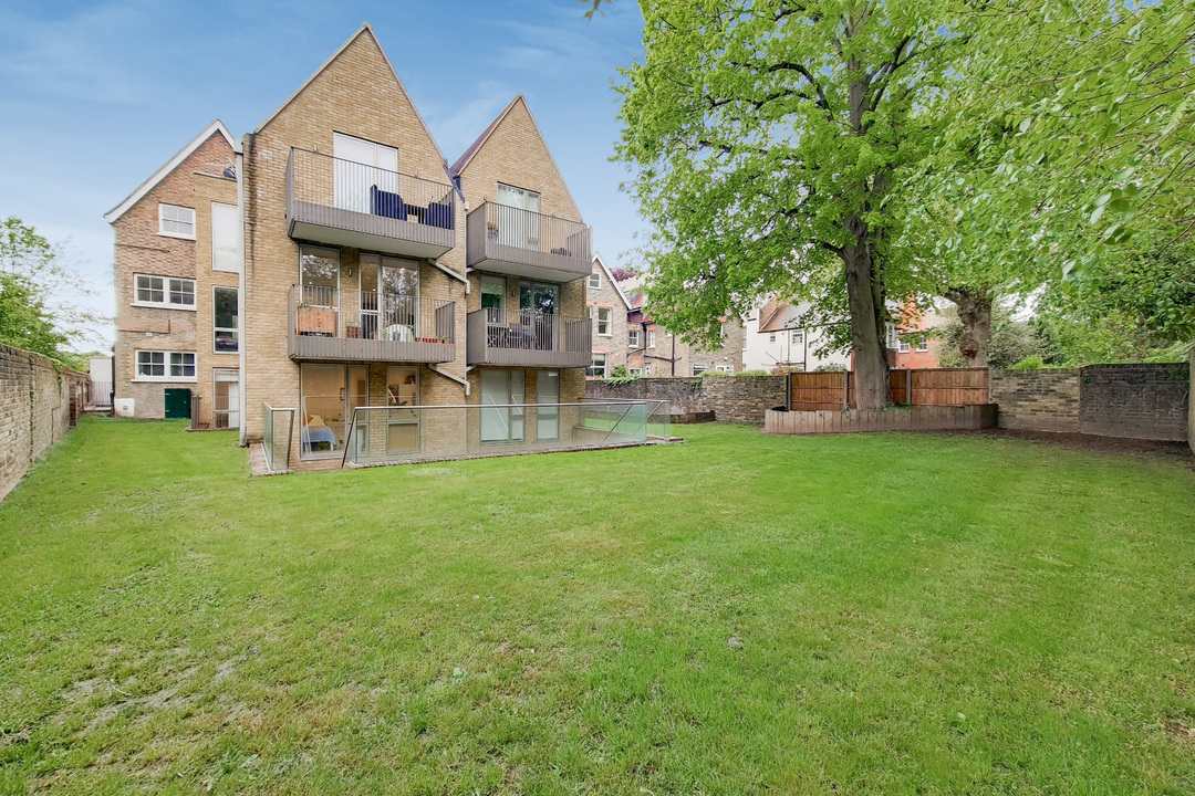 2 bed apartment to rent in North Common Road, Ealing, London, W5  - Property Image 9