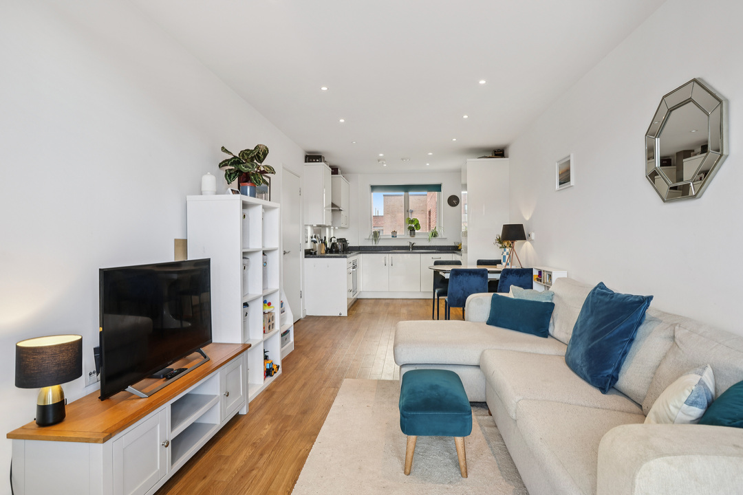 1 bed apartment for sale in Myers Court, Brentford, Greater London, TW8 - Property Image 1